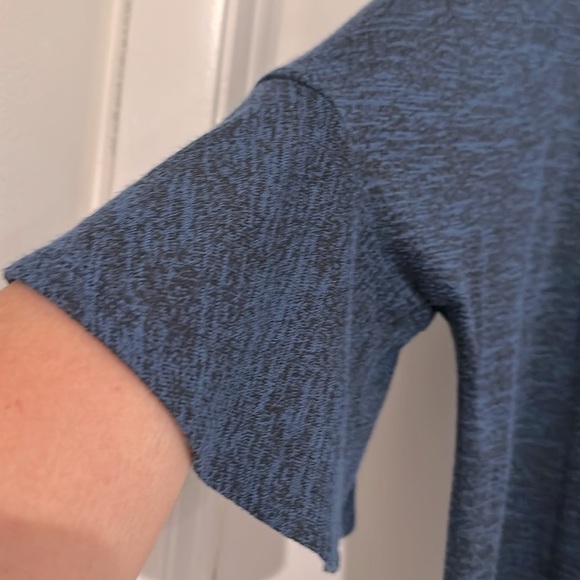 a.n.a. XL Blouse, Navy V-neck, Short Flutter Sleeve - Picture 4 of 6